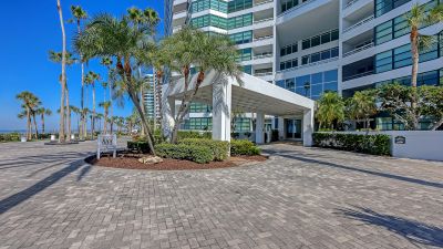 888 Boulevard of the Arts - 1706
